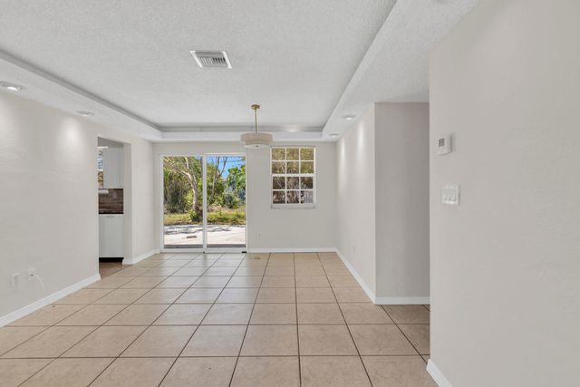 261 NE 42nd Street, Deerfield Beach, FL 33064