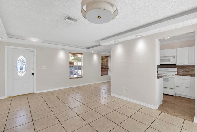 261 NE 42nd Street, Deerfield Beach, FL 33064