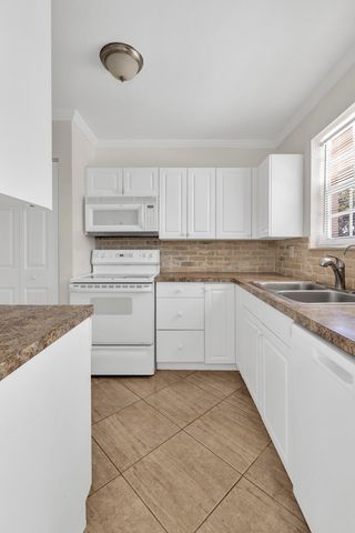 261 NE 42nd Street, Deerfield Beach, FL 33064