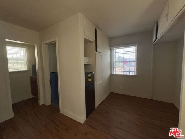 1306 S Mansfield Avenue, Los Angeles, CA 90019