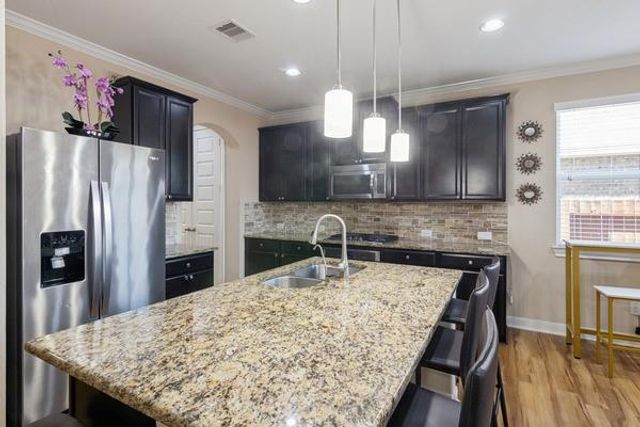 1911 Thunder Ridge Way, Pearland, TX 77089