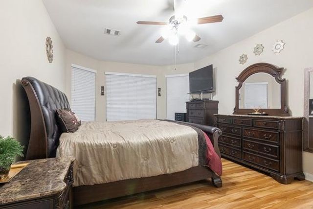 1911 Thunder Ridge Way, Pearland, TX 77089