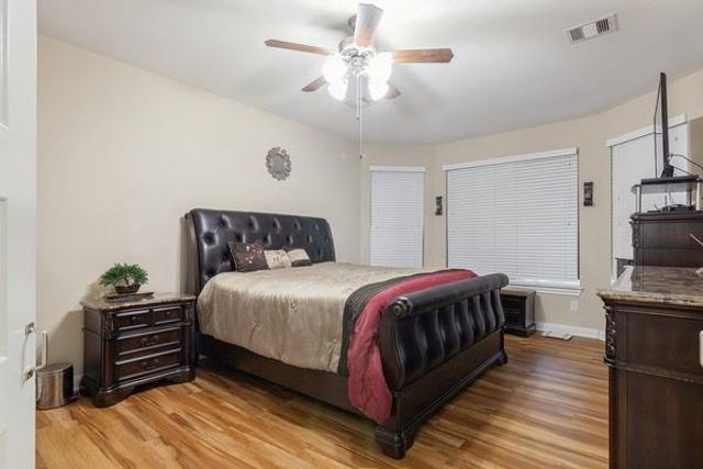 1911 Thunder Ridge Way, Pearland, TX 77089