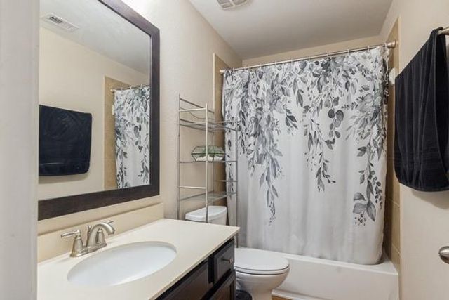 1911 Thunder Ridge Way, Pearland, TX 77089