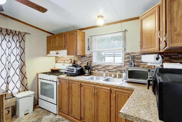 206 SADDLEFORD CT N, Lancaster, PA 17603