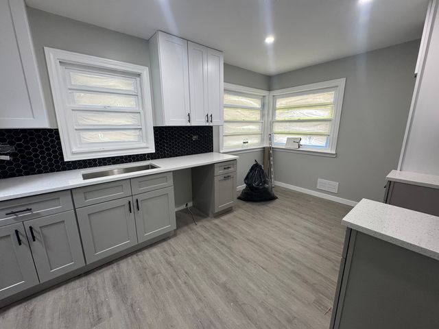 9800 S 51st Avenue, Oak Lawn, IL 60453