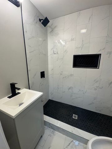 9800 S 51st Avenue, Oak Lawn, IL 60453