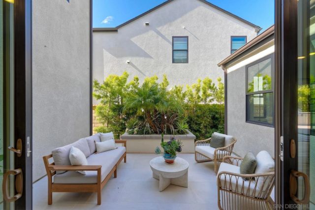 6469 Fischer Way, San Diego, CA 92130