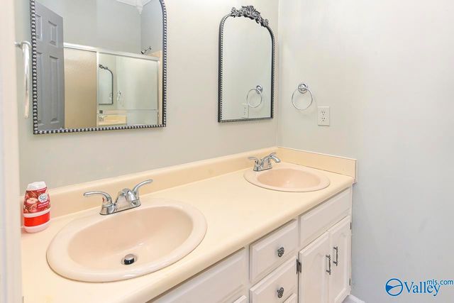 410 Autumnwood Drive SW, Decatur, AL 35601