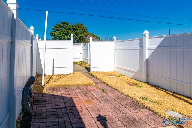 410 Autumnwood Drive SW, Decatur, AL 35601