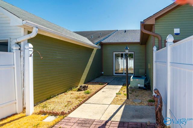 410 Autumnwood Drive SW, Decatur, AL 35601