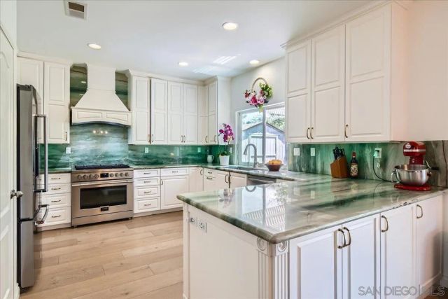 12709 Oak Knoll Rd, Poway, CA 92064