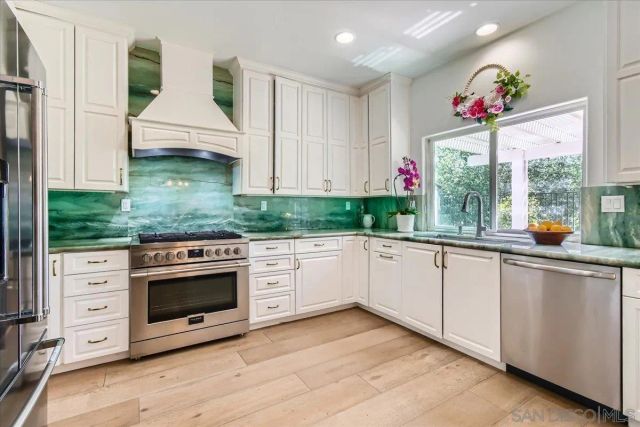 12709 Oak Knoll Rd, Poway, CA 92064