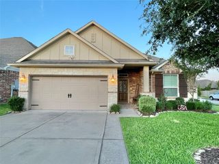 211 Brookwood Park Ln Lane, Dickinson, TX 77539