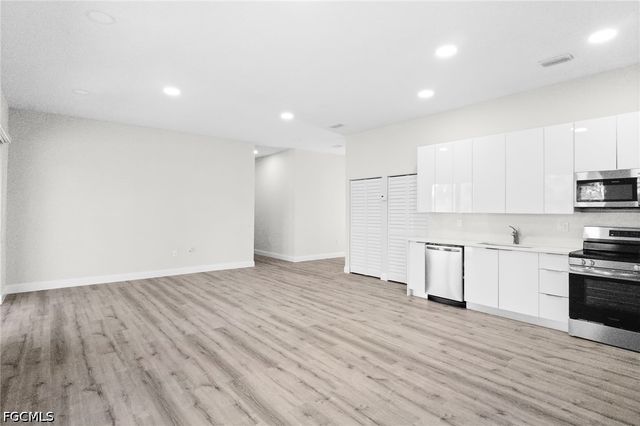 923 Alcalde ST E, Lehigh Acres, FL 33974