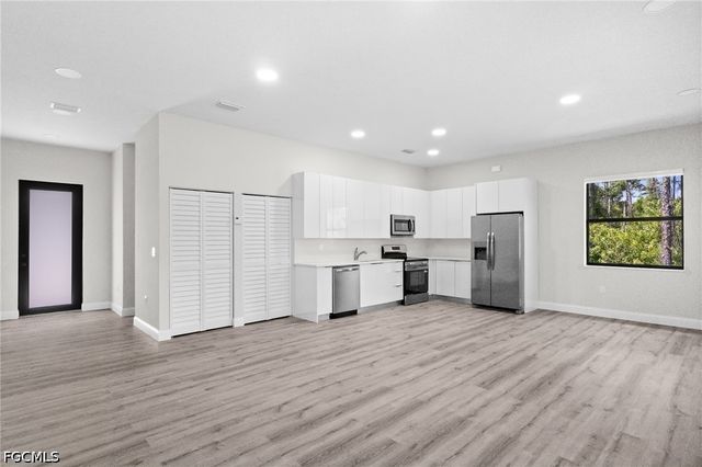 923 Alcalde ST E, Lehigh Acres, FL 33974