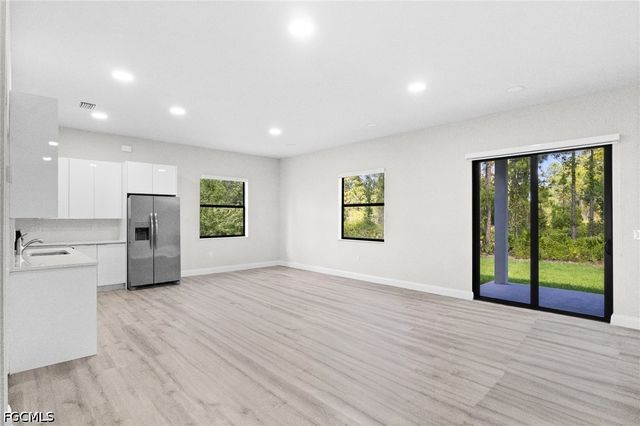 923 Alcalde ST E, Lehigh Acres, FL 33974