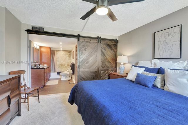 14 Royal Palm Way 303, Boca Raton, FL 33432