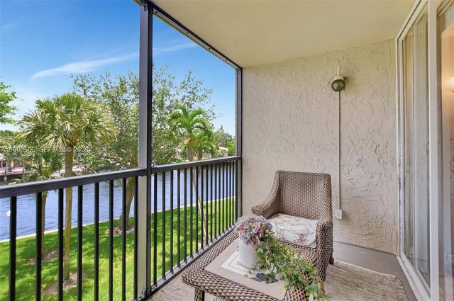 14 Royal Palm Way 303, Boca Raton, FL 33432