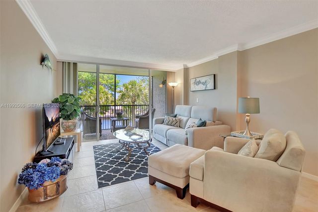 14 Royal Palm Way 303, Boca Raton, FL 33432