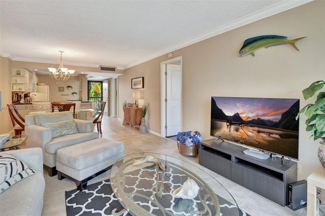 14 Royal Palm Way 303, Boca Raton, FL 33432