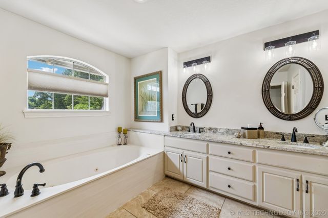 11208 S Vandalia Avenue, Tulsa, OK 74137
