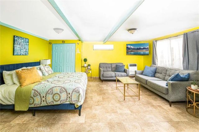 15880 La Vida Drive, Palm Springs, CA 92262
