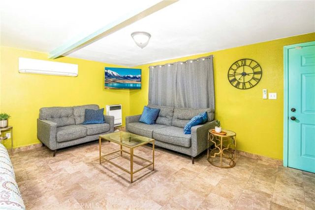 15880 La Vida Drive, Palm Springs, CA 92262