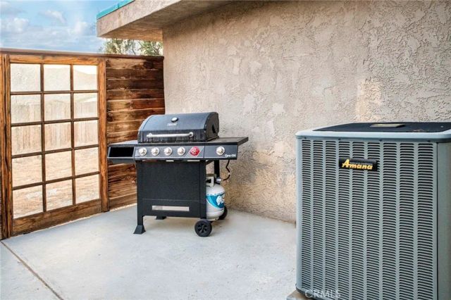 15880 La Vida Drive, Palm Springs, CA 92262