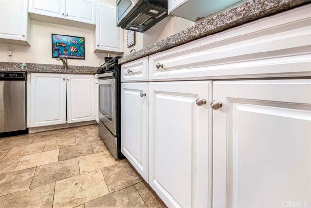 15880 La Vida Drive, Palm Springs, CA 92262