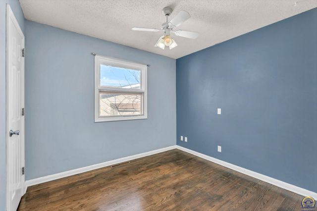 2807 SW McAlister AVE, Topeka, KS 66614