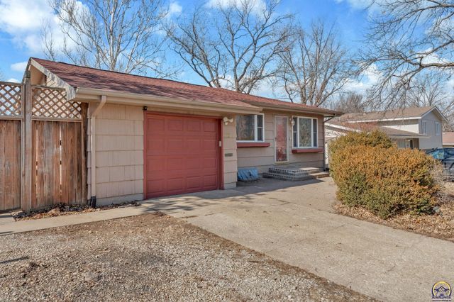 2807 SW McAlister AVE, Topeka, KS 66614
