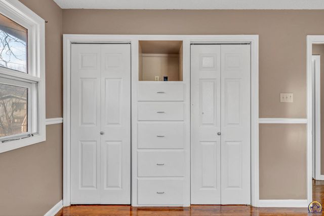 2807 SW McAlister AVE, Topeka, KS 66614