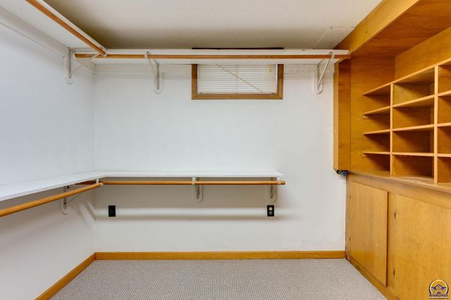 2807 SW McAlister AVE, Topeka, KS 66614