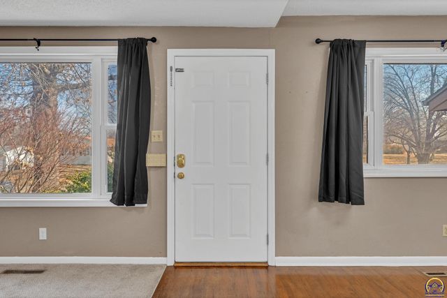 2807 SW McAlister AVE, Topeka, KS 66614