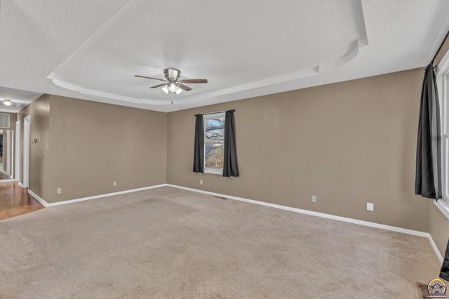 2807 SW McAlister AVE, Topeka, KS 66614