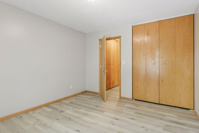 2800 Hamline Avenue N 302, Roseville, MN 55113