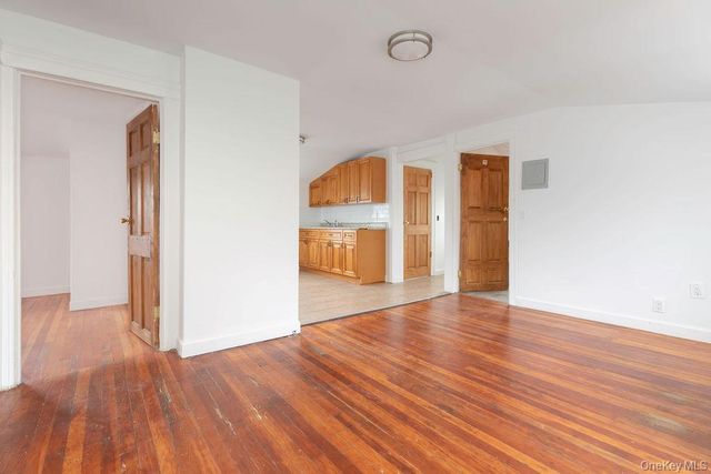 24 Chestnut Place, Mount Vernon, NY 10553
