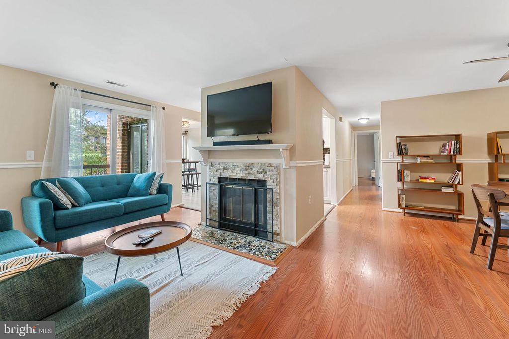 18040 CHALET DR #15-201, Germantown, MD 20874