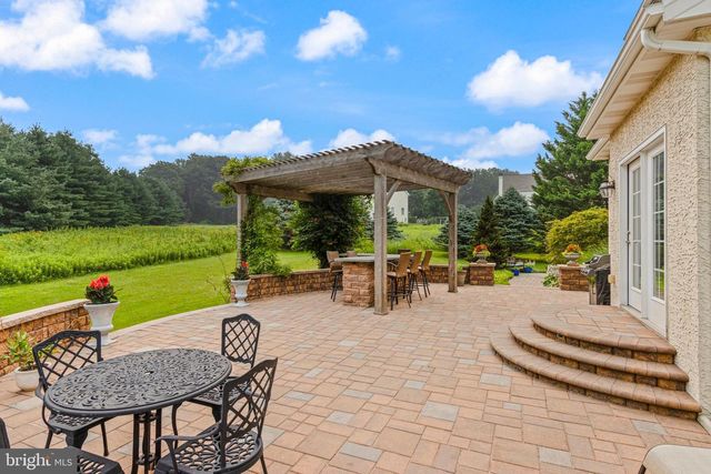 154 FOREST DR, Kennett Square, PA 19348