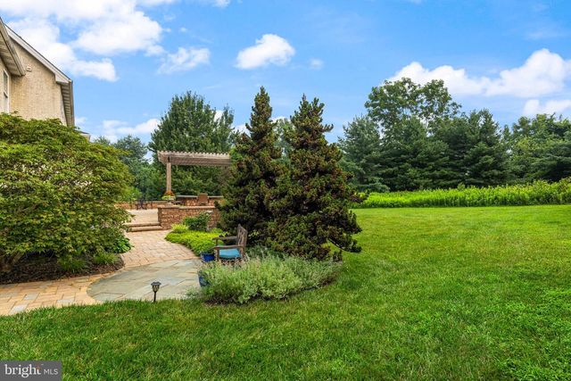 154 FOREST DR, Kennett Square, PA 19348