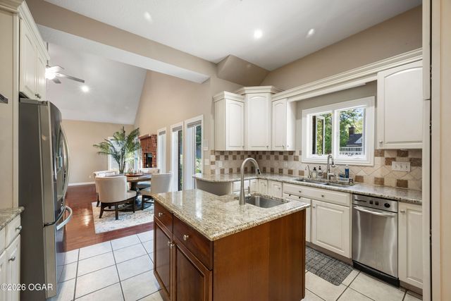 1232 Bramar Drive, Joplin, MO 64801