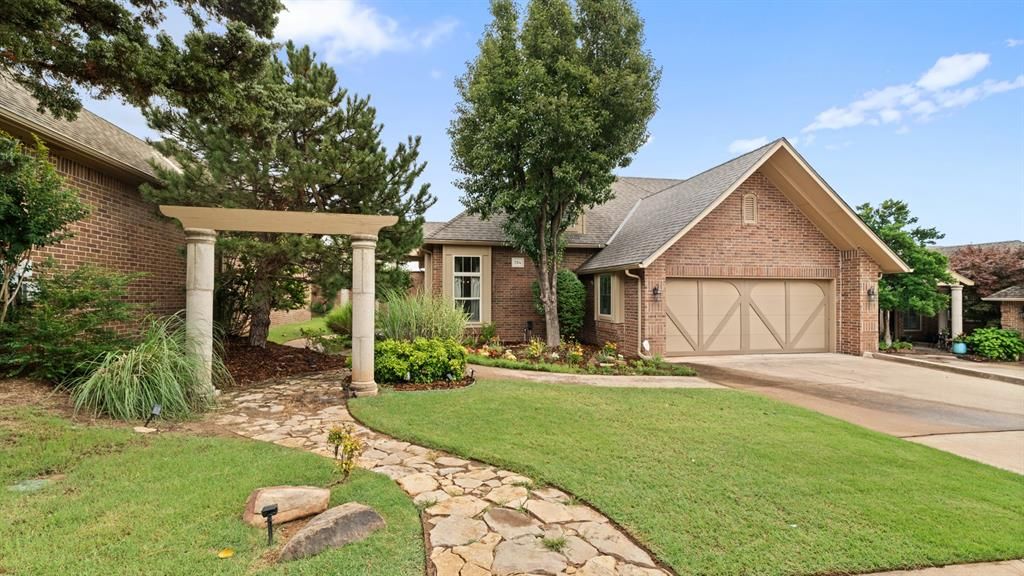 704 Capri Place, Edmond, OK 73034