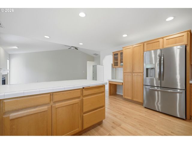 2406 Nw 116TH St, Vancouver, WA 98685