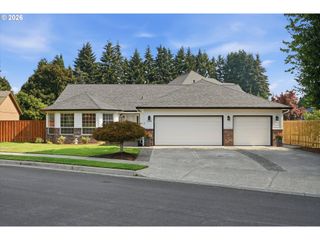 2406 Nw 116TH St, Vancouver, WA 98685