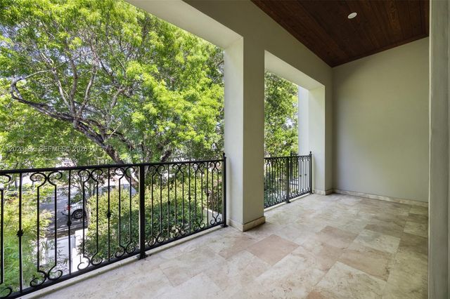 7430 SW 56th Ct, Miami, FL 33143
