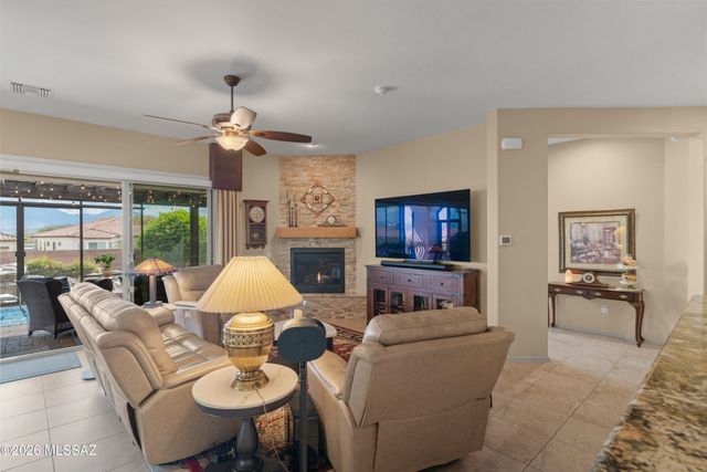 836 Camino Cerro La Silla, Green Valley, AZ 85614