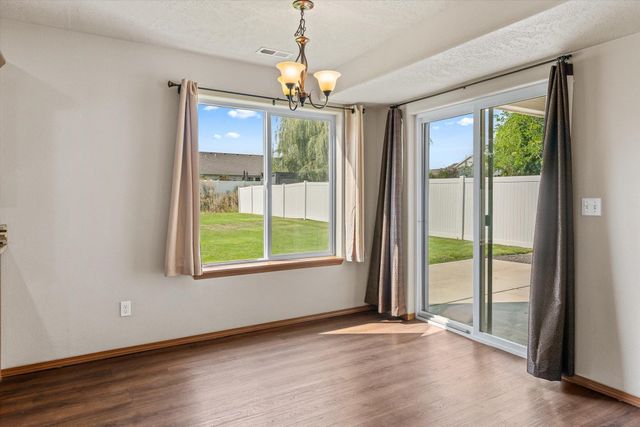 8811 N Elm St, Spokane, WA 99208