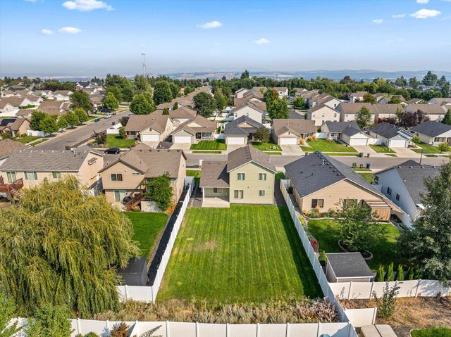 8811 N Elm St, Spokane, WA 99208