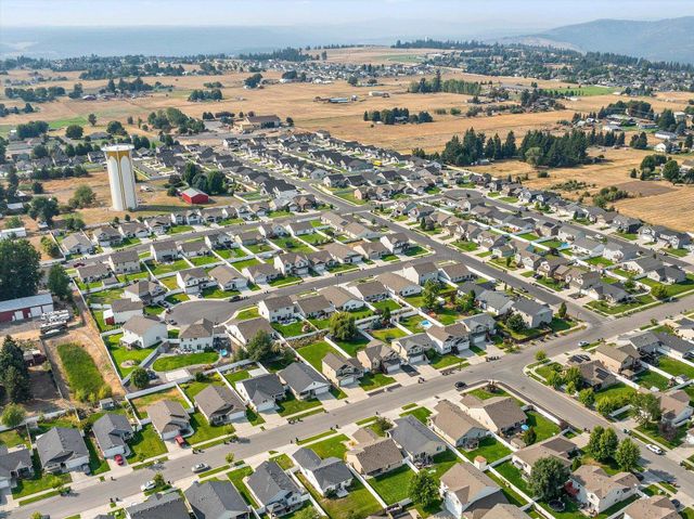 8811 N Elm St, Spokane, WA 99208